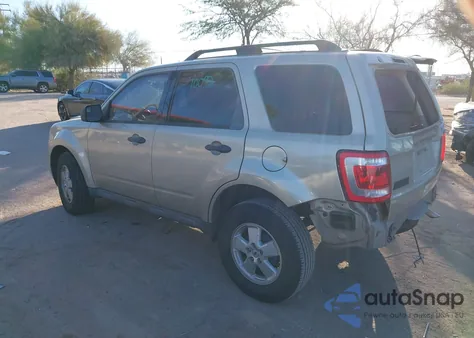 2012 Ford Escape Xls z USA, uszkodzony, nr VIN 1FMCU0C70CKC18874